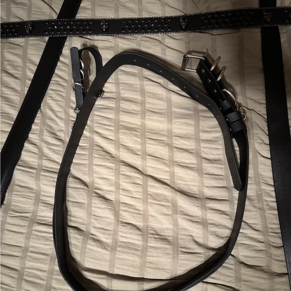 Four Belts - Picture 4 of 4